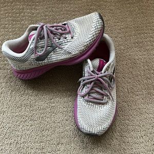 Brooks size 6.5 running shoes